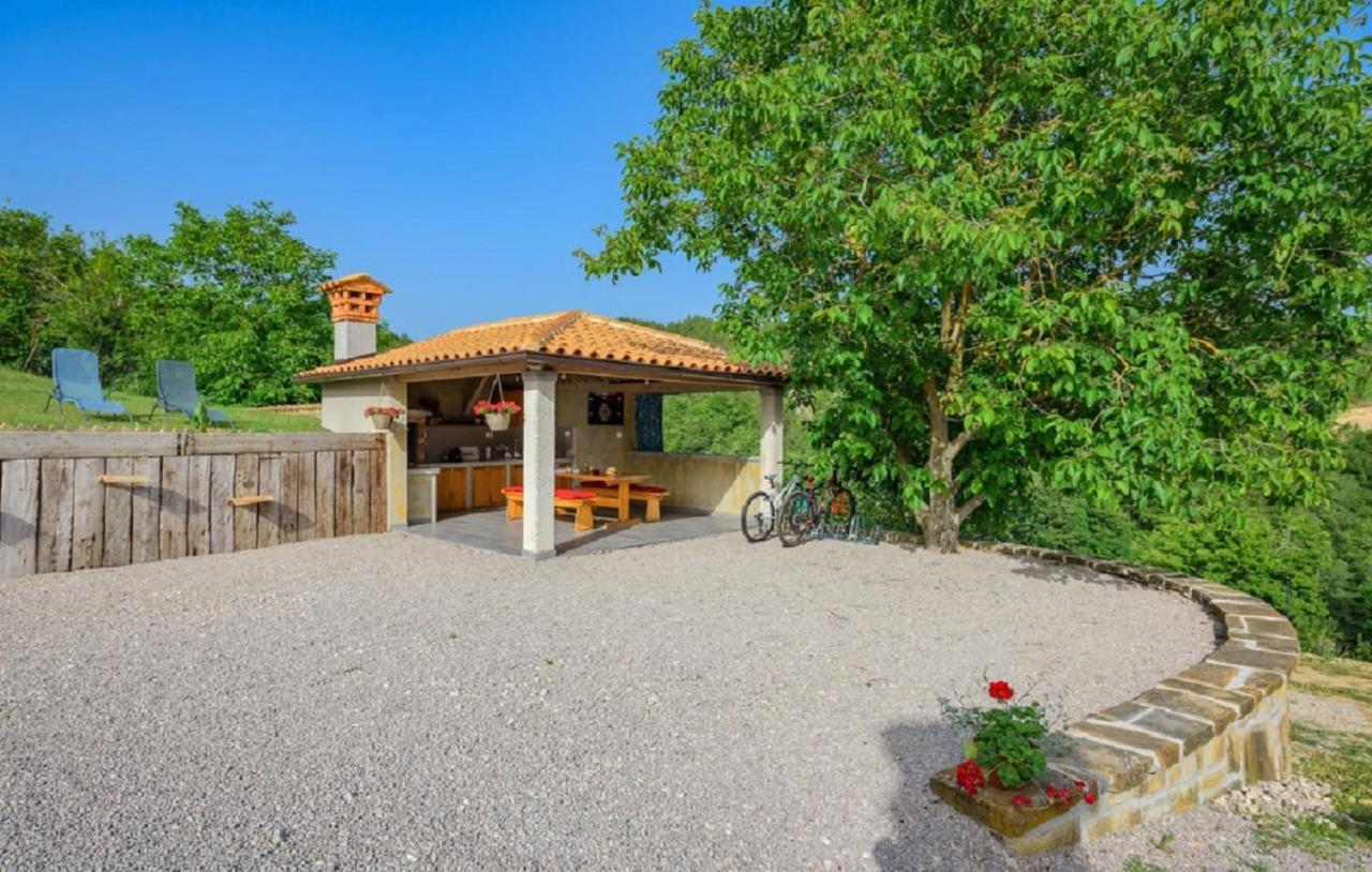 Guesthouse Gospodi Cerovlje 외부 사진