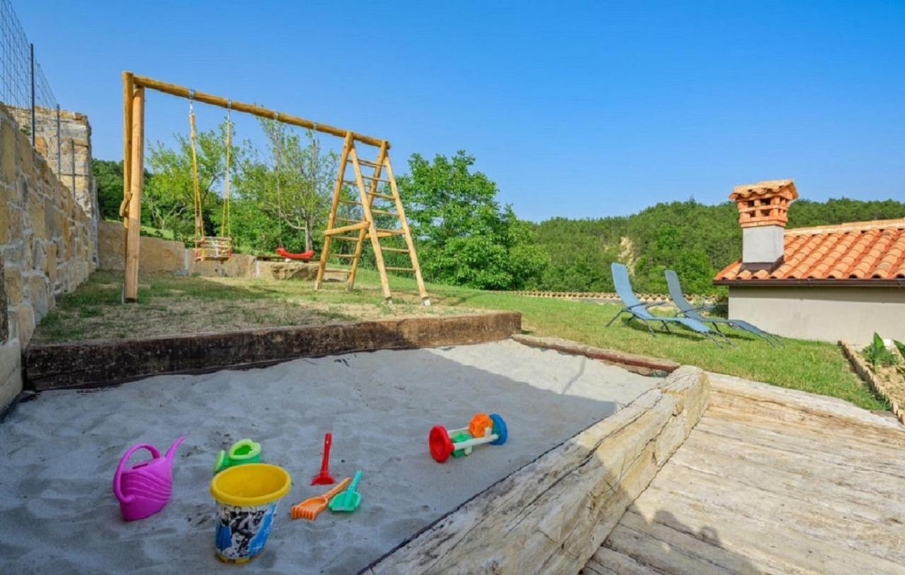 Guesthouse Gospodi Cerovlje 외부 사진